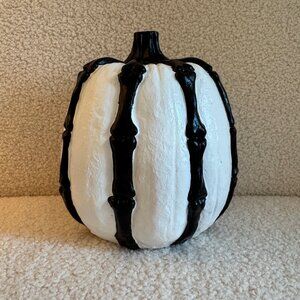 Bone Pumpkin - Black on White